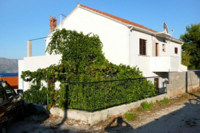 Apartments with a parking space Postira, Brac - 2919